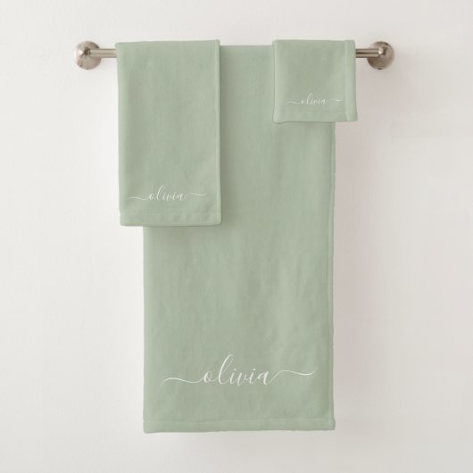 Sage Groen Minimalistisch Modern Monogram Elegant Bad Handdoek (Insitu)
