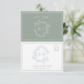 Sage Groene Bladkam Monogram Bruiloft Plaats Kaart (Staand voorkant)