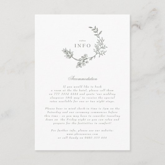 Sage Groene Bloemen Monogram Krans Bruiloft Informatiekaartje (Voorkant)