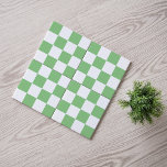 Sage moderne Carreaux vert et blanc À damiers céra<br><div class="desc">Ce carrelage en céramique moderne présente un motif en damier tendance vert et blanc sauge. Les couleurs sont facilement customisées en cliquant sur le bouton Modifier la conception.</div>