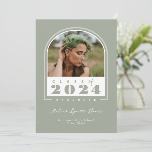 Sage Wit 2024 Modern Arch Foto Afstuderen Aankondiging (Staand voorkant)