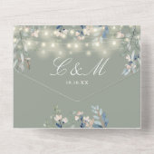 Sagegroene bloemenslingerlampjes QR-code bruiloft All In One Uitnodiging (Achterkant)