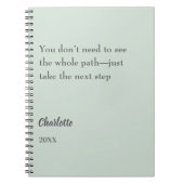 Sagegroene inspirerende doel citaat notitieboek (Voorkant)