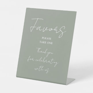 Sagegroene Minimalistische Elegante Script Favorie Reclamebord Met Voetstuk