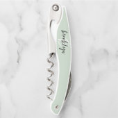 Sagegroene zwarte en witte script monogram kurkentrekker (Voorkant)