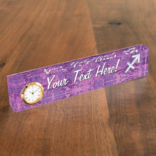 Sagittarius Zodiac Symbol on Fuchsia Digital Camo Naambordje (Zijkant)