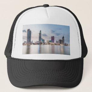 Saigon (Ho Chi Minh City) skyline bij zonsondergan Trucker Pet