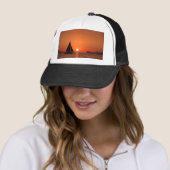 Sailboot Sunset Trucker Pet (In situ)