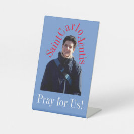 Saint Carlo Acutis Reclamebord Met Voetstuk