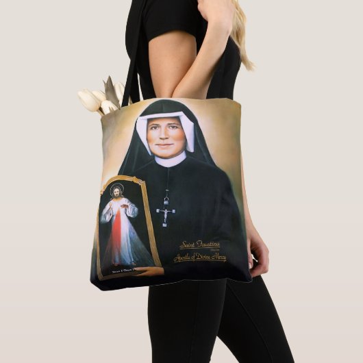 Saint Faustina, Divine Mercy Draagtas (Dichtbij)