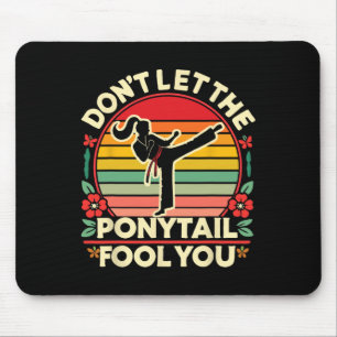 Sakura Butterfly Karate Girl laat de Ponytai niet  Muismat