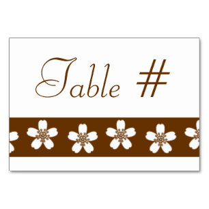 Sakura charmant sur carte de table au chocolat