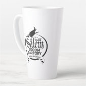 Salem Witch Broom Factory – Grappige  gotiek Latte Mok (Linkerhoek)