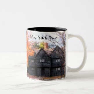 Salem Witch House in Salem Massachusetts Tweekleurige Koffiemok