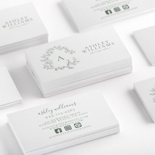 Salie Groen Monogram Bloemkam Professioneel Visitekaartje