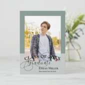 Salie Groene Minimalistische Foto Afstudeeraankond Kaart (Staand voorkant)