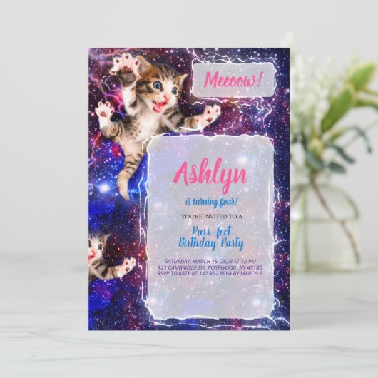 Salut ! Invitation à une soirée spatiale (Debout devant)