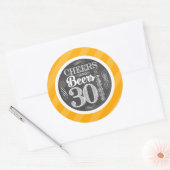 Salutations et bières à 30 ans Stickers ronds Étiq (Enveloppe)