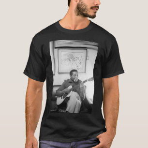 Sam Cooke Plays Guitar Poster T-shirt