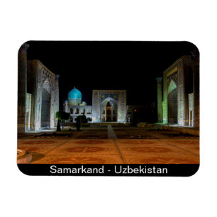 Samarkand, Oezbekistan - 's nachts plein in Regist Magneet