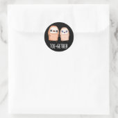 Samen Funny Big Toe Pun Dark BG Ronde Sticker (Tas)
