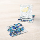 Samenstelling van witte en blauwe vlinders kartonnen onderzetters (Insitu)