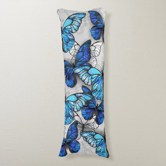 Samenstelling van witte en blauwe vlinders lichaamskussen (Voorkant Verticaal)