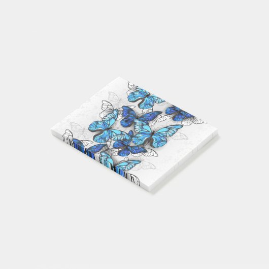 Samenstelling van witte en blauwe vlinders post-it® notes (Schuin)