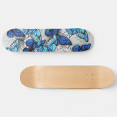 Samenstelling van witte en blauwe vlinders skateboard (Horizontaal)