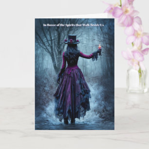 Samhain-vrouw met kaars op een nevelig pad kaart