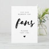 SAMMI Minimal Take A Fan Wedding Sign Kaart (Staand voorkant)