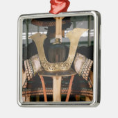 Samurai helm, midden 14e eeuw metalen ornament (Links)