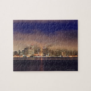 San Francisco skyline in mist 's nachts. Legpuzzel