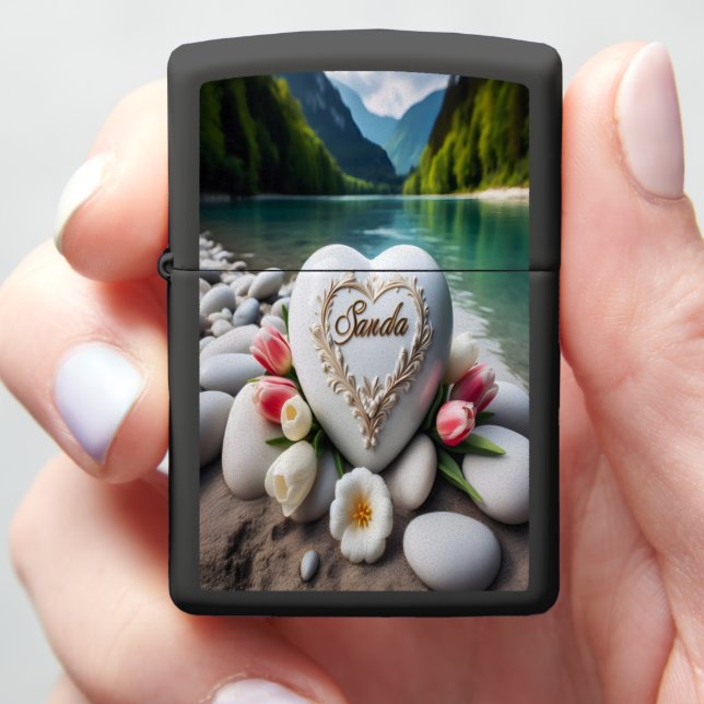 Sanda Hart bij de rivier (In Hand)