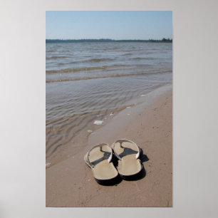 Sandaal op het strand poster