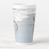Sandpipers op de Beach Photo Latte Coffee-Mok Latte Mok (Voorkant)