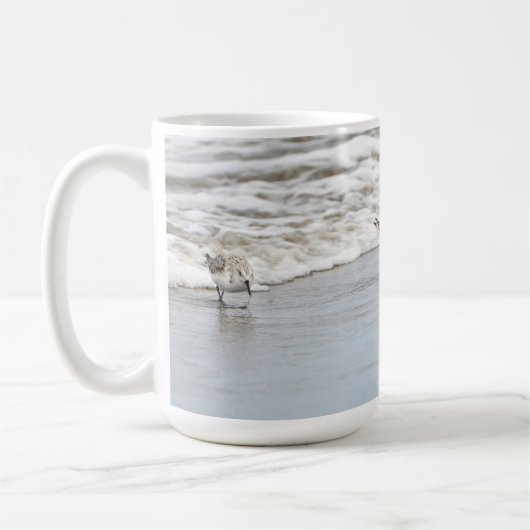 Sandpipers sur la plage Photo Café Mug (Gauche)