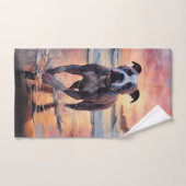 Sandy American Staffordshire Dog on Beach Sunset (Serviette à main)