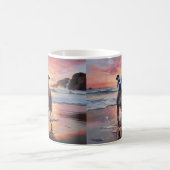 Sandy American Staffordshire Hond op Strand Zonson Koffiemok (Center)