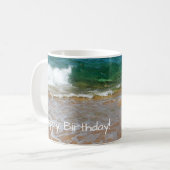 Sandy Beach et Waves Happy Birthday Mug (Devant gauche)