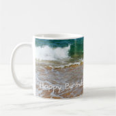 Sandy Beach et Waves Happy Birthday Mug (Gauche)
