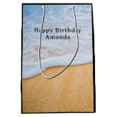 Sandy Beach met Foamy Surf Verjaardag Medium Cadeauzakje (Voorkant)