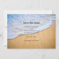 Sandy Beach met Foamy Surf Wedding
