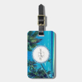 Sandy Beach met tropische palmbomen Monogram Bagagelabel (Voorkant verticaal)