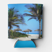 Sandy Beach with Palm Trees and An Ocean Uitzicht Blikjeskoeler (Voorkant)