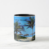 Sandy Beach with Palm Trees and An Ocean Uitzicht  Mok (Midden)