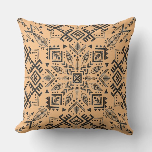 Sandy Beige Mandala Pillow Buitenkussen (Voorkant)