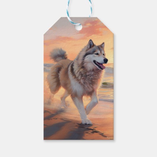 Sandy Paws Alaskan Malamute Hond op Strand Zonsond Cadeaulabel (Voorkant)