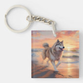 Sandy Paws Alaskan Malamute Hond op Strand Zonsond Sleutelhanger (Voorkant)