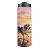 Sandy Paws Beagle Hond op Strand Zonsondergang Thermosbeker (Voorkant)